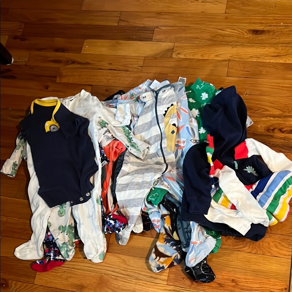 Assorted infant clothes 3-6 months